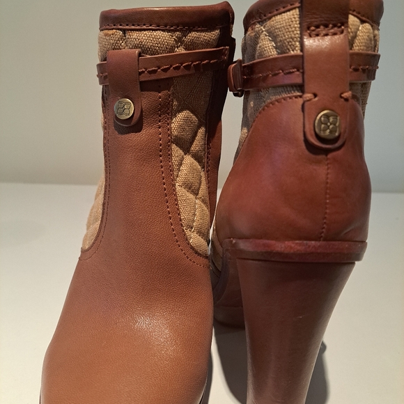 BCBG BOOTIES - Picture 6 of 9